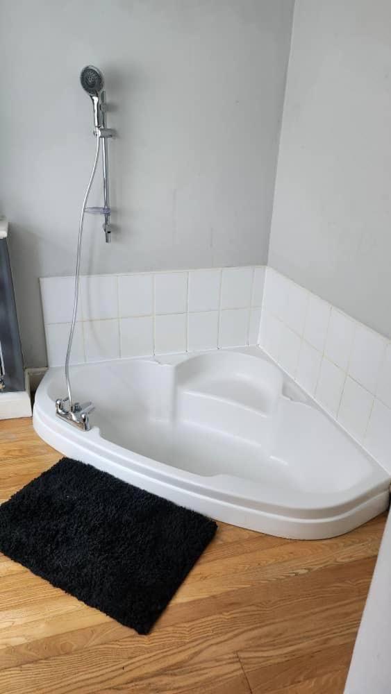Cosy 4 Bed Home 埃德蒙顿 外观 照片